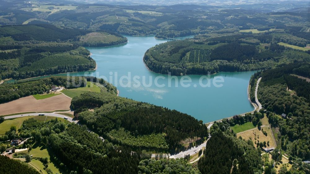 Luftbild Lüdenscheid - Uferbereiche am Stausee der Versetalsperre in Lüdenscheid im Bundesland Nordrhein-Westfalen