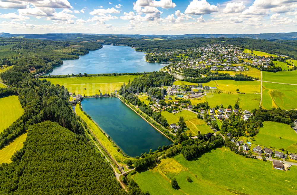 Luftbild Langscheid - Uferbereiche der Talsperre Sorpesee in Langscheid im Bundesland Nordrhein-Westfalen, Deutschland