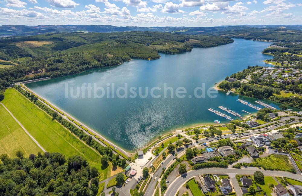 Langscheid von oben - Uferbereiche der Talsperre Sorpesee in Langscheid im Bundesland Nordrhein-Westfalen, Deutschland