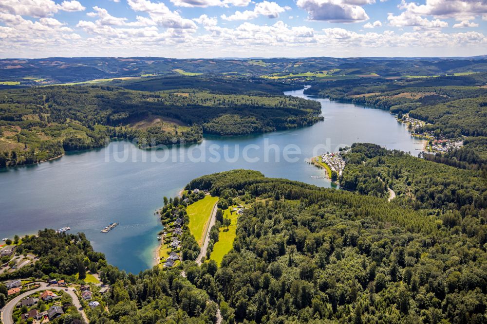 Luftbild Langscheid - Uferbereiche der Talsperre Sorpesee in Langscheid im Bundesland Nordrhein-Westfalen, Deutschland