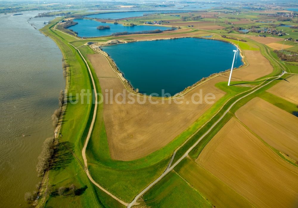 Wesel von oben - Uferbereiche des Teichanlagen zur Fischzucht Am Drögenkamp in Wesel im Bundesland Nordrhein-Westfalen