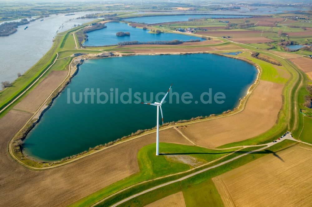 Wesel aus der Vogelperspektive: Uferbereiche des Teichanlagen zur Fischzucht Am Drögenkamp in Wesel im Bundesland Nordrhein-Westfalen