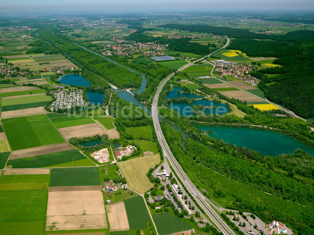 Luftbild Altenstadt - Uferbereiche der Teichanlagen zur Fischzucht Filzinger See in Altenstadt im Bundesland Bayern, Deutschland