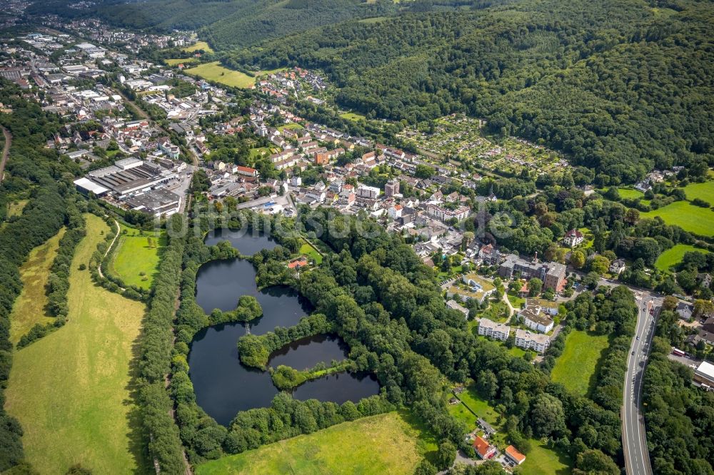 Gevelsberg von oben - Uferbereiche der Teichanlagen zur Fischzucht am Hammerteich im Ortsteil Gevelsberg in Gevelsberg im Bundesland Nordrhein-Westfalen - NRW, Deutschland