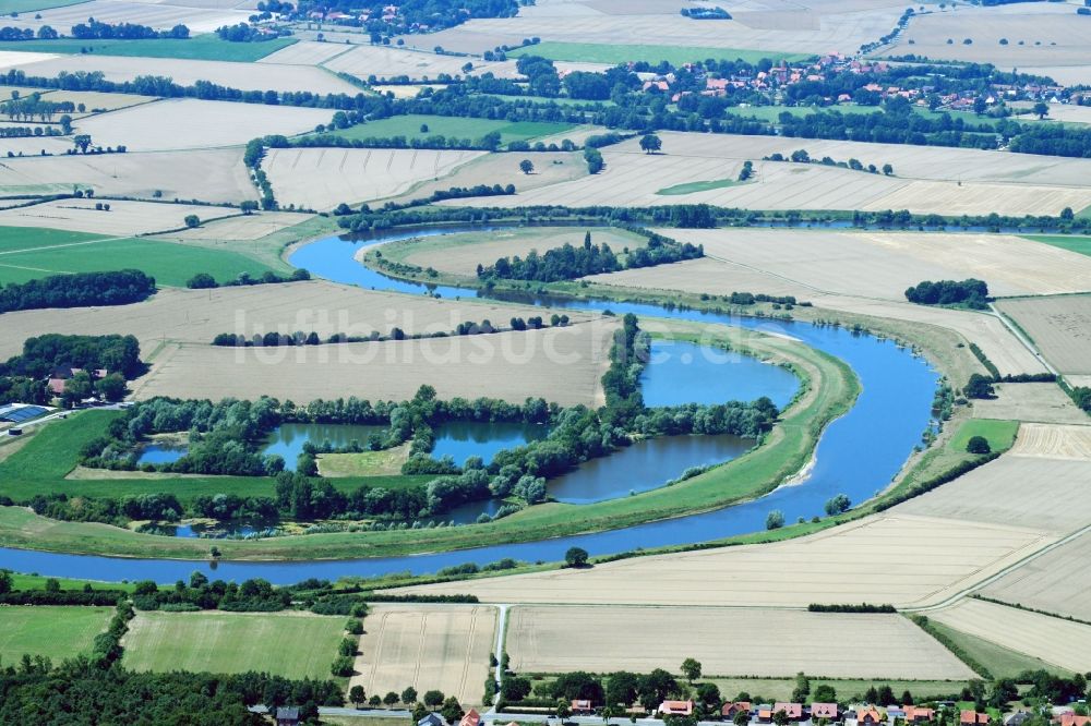 Balge von oben - Uferbereiche am Weser Flußverlauf in Balge im Bundesland Niedersachsen, Deutschland