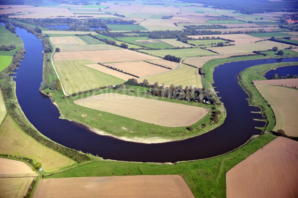 Marklohe von oben - Uferbereiche am Weser - Flußverlauf in Marklohe im Bundesland Niedersachsen, Deutschland