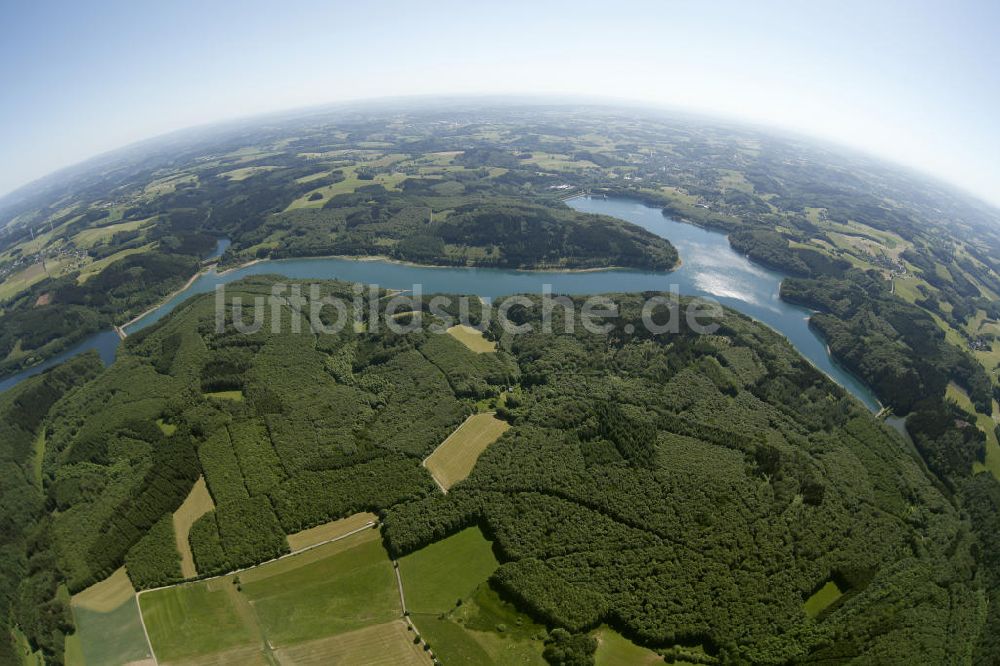 Reichshof aus der Vogelperspektive: Uferbereiche der Wiehltalsperre in Nordrhein-Westfalen (Oberbergischer Kreis)