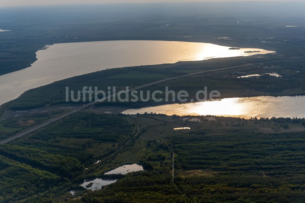 Zwenkau aus der Vogelperspektive: Uferbereiche des Zwenkauer See und Cospudener See in Zwenkau im Bundesland Sachsen, Deutschland