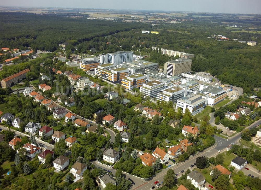 Halle (Saale) aus der Vogelperspektive: UKH Universitätsklinikum Kröllwitz an der Ernst-Grube-Straße in Halle in Sachsen-Anhalt