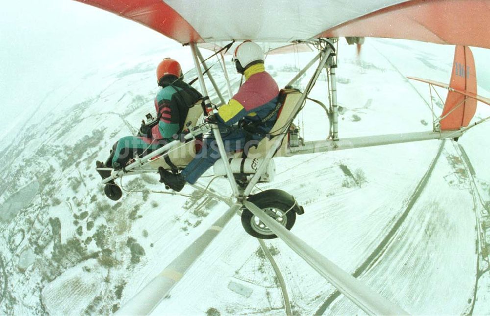 Eggersdorf in Müncheberg / BRB von oben - Ul-Flug über dem Flugplatz Eggersdorf und am Stadtrand von Fürstenwalde.