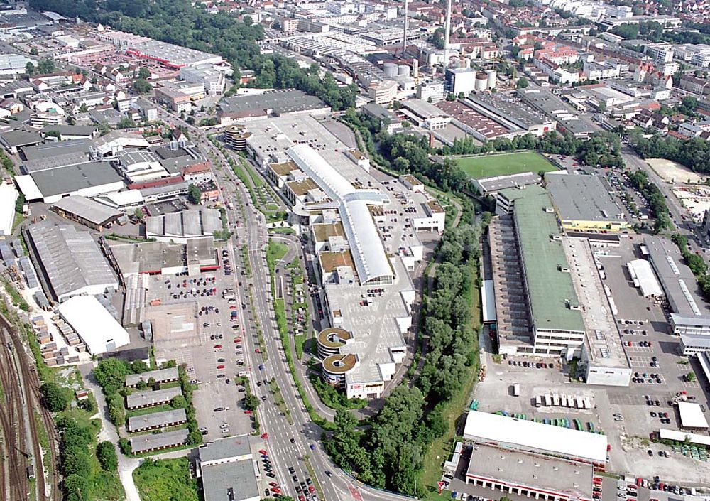 Luftaufnahme Ulm / Baden Württemberg - Ulm / Baden Württemberg Blick auf das Einkaufscentrum ECE an der Bahnstrecke in Ulm an der Donau in Baden Würtemberg