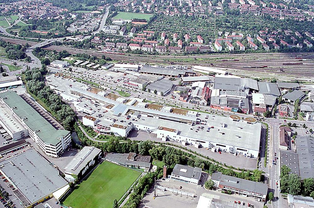 Luftaufnahme Ulm / Baden Württemberg - Ulm / Baden Württemberg Blick auf das Einkaufscentrum ECE an der Bahnstrecke in Ulm an der Donau in Baden Würtemberg