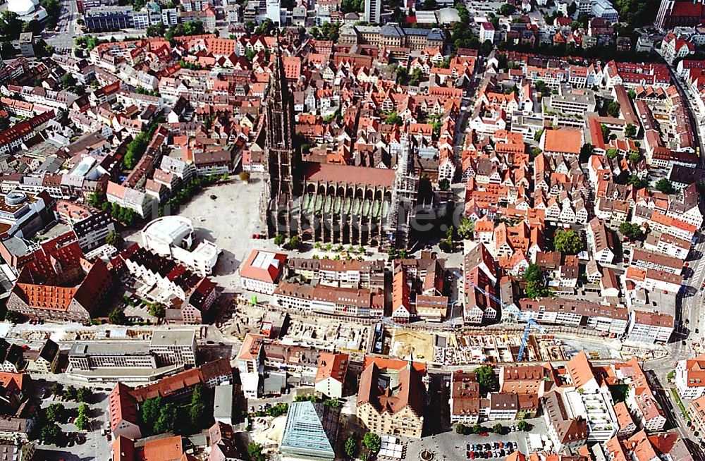 Luftbild Ulm / Baden Württemburg - Ulm / Baden Württemburg Sicht auf die Altstadt von Ulm mit Blick auf das Münster auf dem Münsterplatz in Baden Württemberg