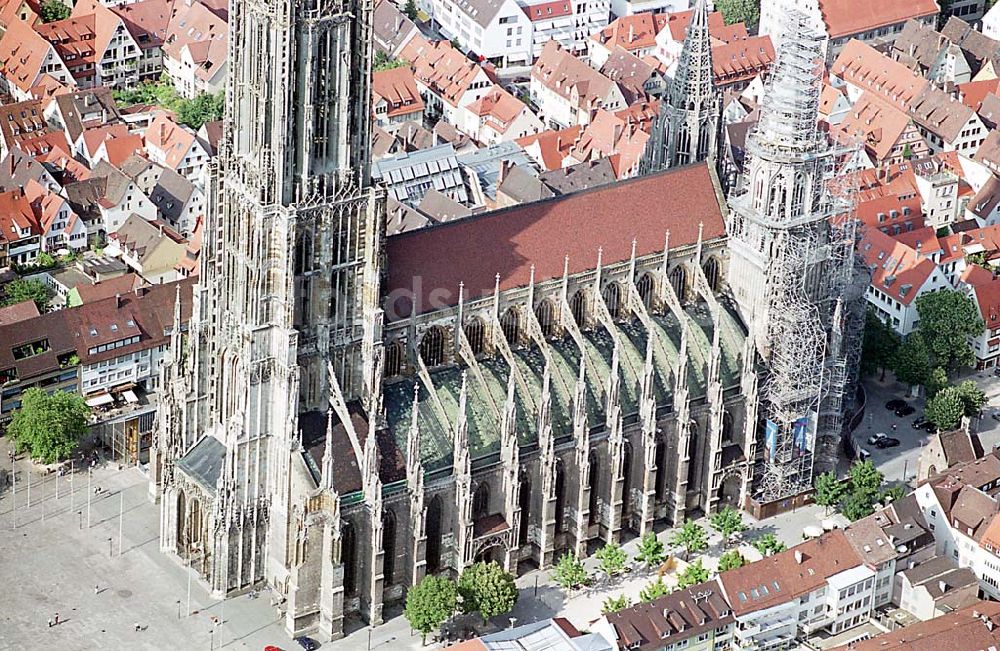 Luftbild Ulm / Baden Württemburg - Ulm / Baden Württemburg Sicht auf die Altstadt von Ulm mit Blick auf das Münster auf dem Münsterplatz in Baden Württemberg 01