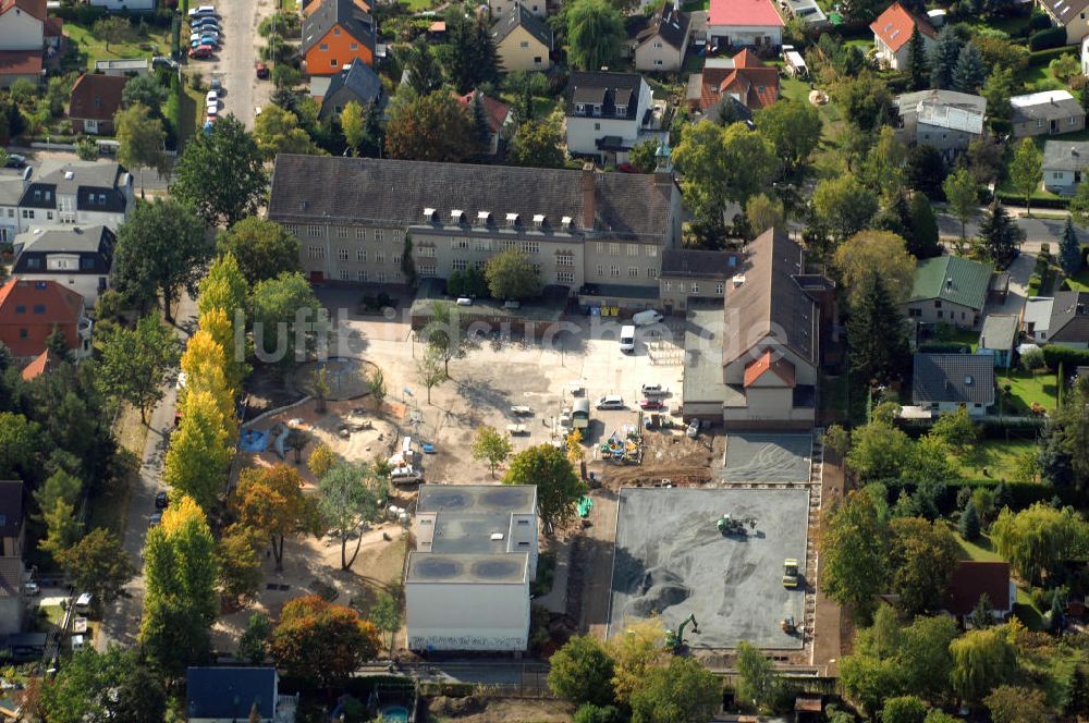 Berlin aus der Vogelperspektive: Ulmen-Grundschule in Berlin-Kaulsdorf