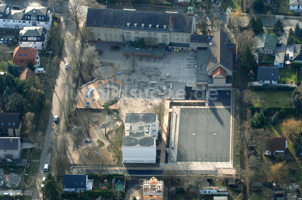 Berlin aus der Vogelperspektive: Ulmen-Grundschule in Berlin-Kaulsdorf