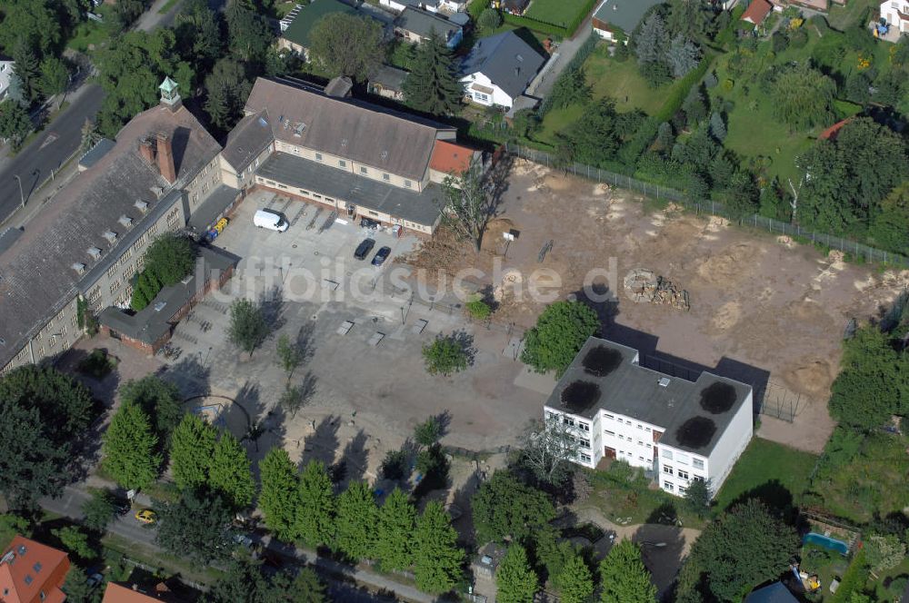 Berlin aus der Vogelperspektive: Ulmen-Grundschule an der Ulmenstraße 79 / 85 in 12621 Berlin Kaulsdorf