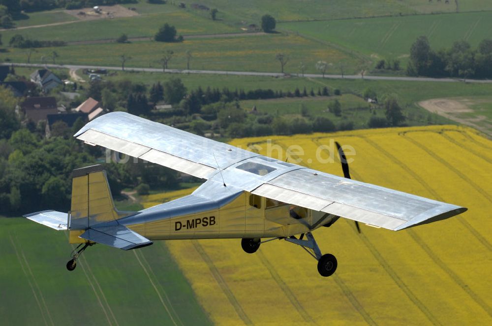 Luftbild WERNEUCHEN - Ultraleichtflugzeug vom Typ WT 01 der Flugschule Werneuchen