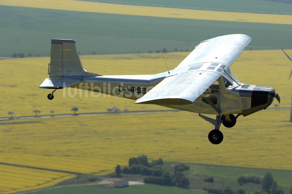 Luftaufnahme WERNEUCHEN - Ultraleichtflugzeug vom Typ WT 01 der Flugschule Werneuchen