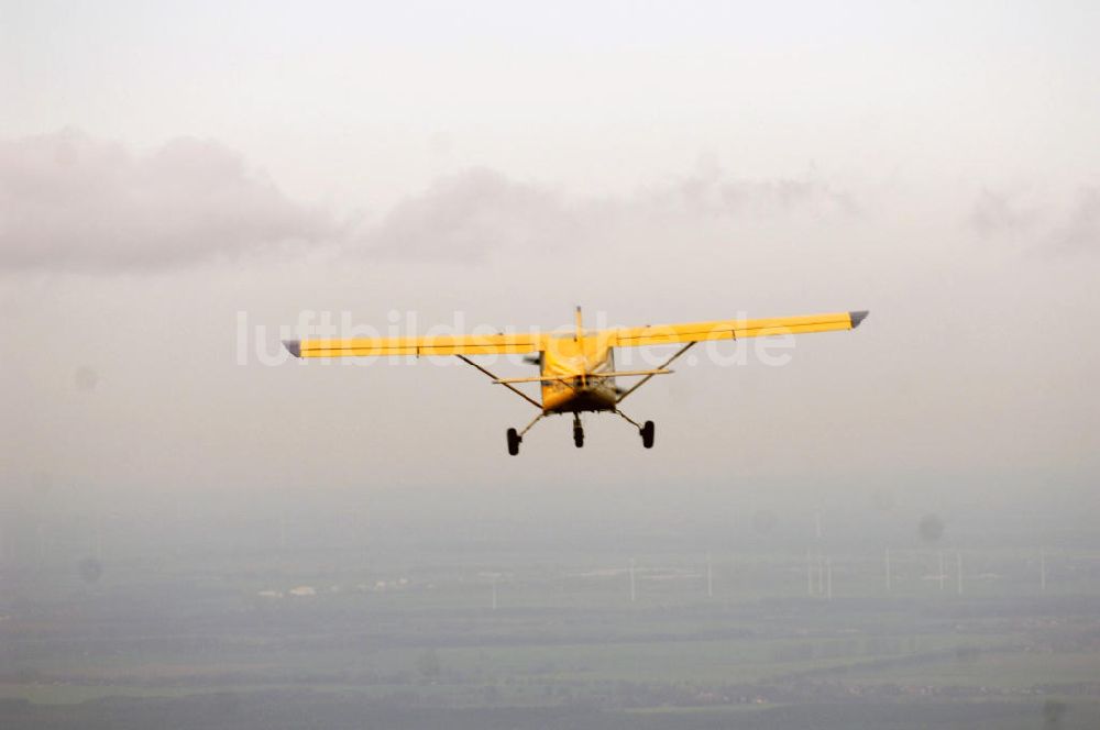 STRAUSBERG von oben - Ultraleichtflugzeug Wild Thing WT 01 der AERO LIGHT Flugschule Strausberg