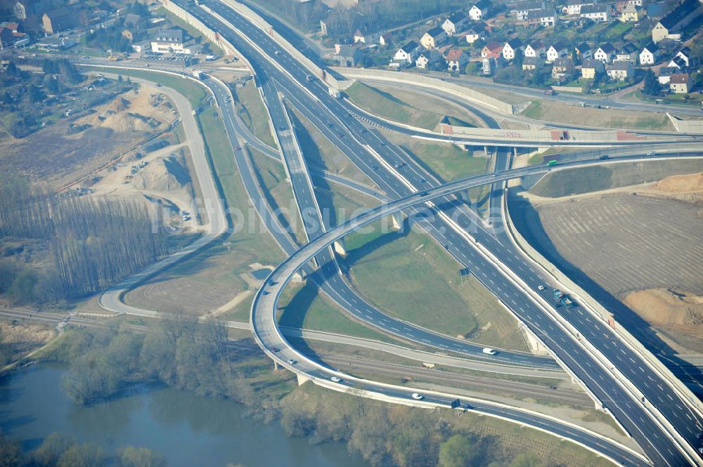 Braunschweig aus der Vogelperspektive: Um- und Ausbau des Autobahndreieck Braunschweig-Südwest