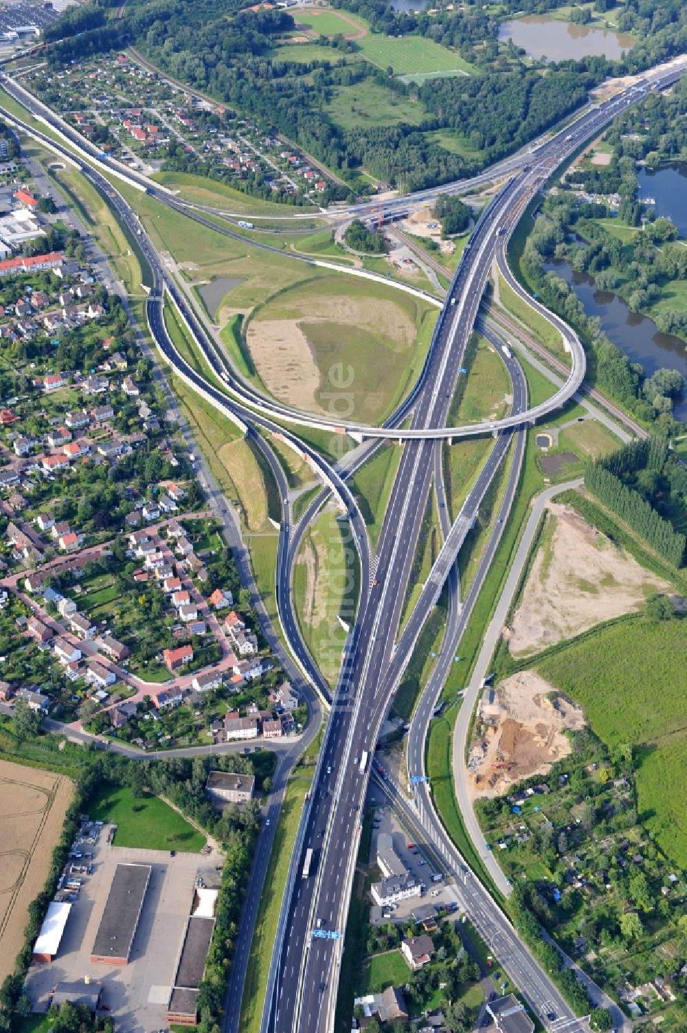 Braunschweig von oben - Um- und Ausbau des Autobahndreieck Braunschweig-Südwest