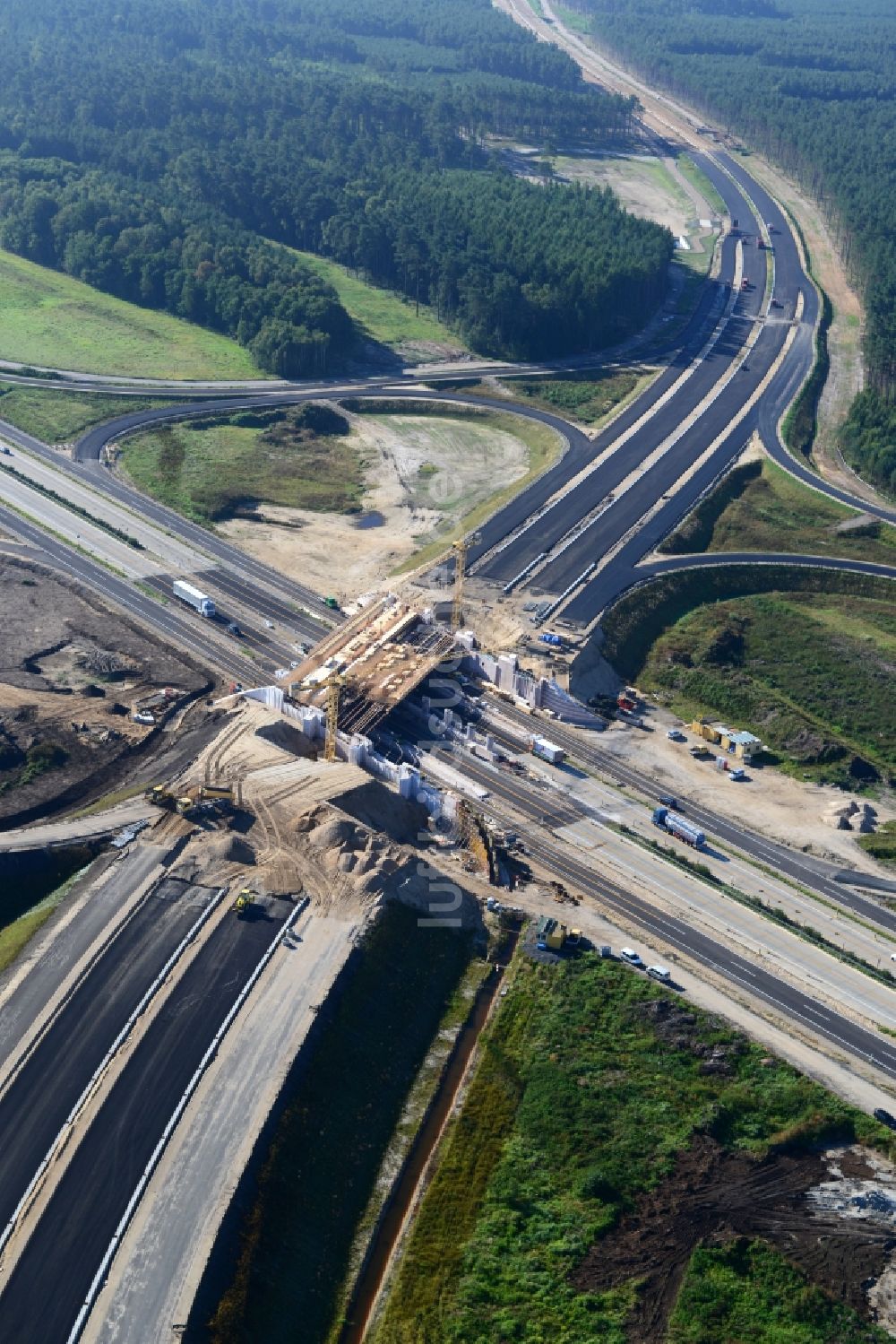 Wöbbelin von oben - Um- und Ausbau des AD Autobahndreieck Schwerin an der BAB Autobahn A14 und A24 bei Wöbbelin in Mecklenburg-Vorpommern