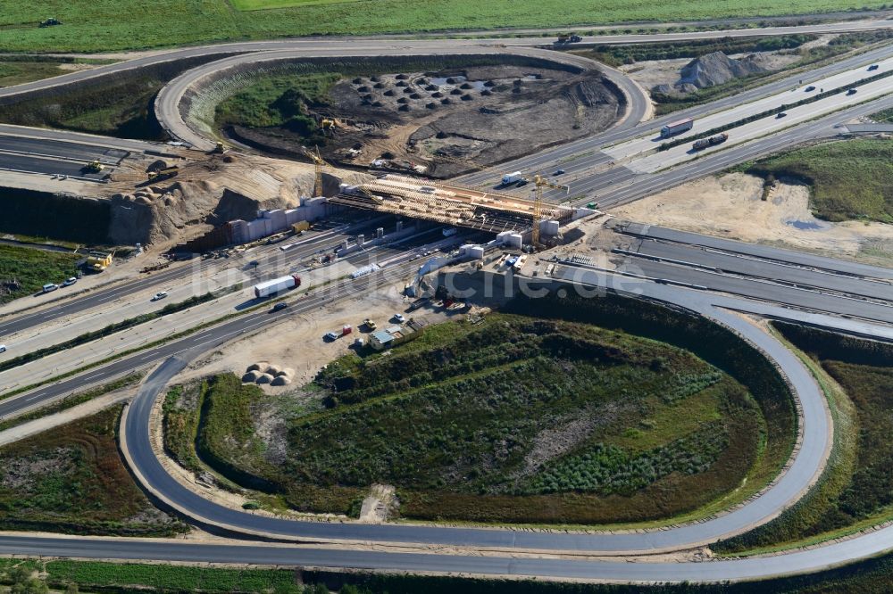 Wöbbelin von oben - Um- und Ausbau des AD Autobahndreieck Schwerin an der BAB Autobahn A14 und A24 bei Wöbbelin in Mecklenburg-Vorpommern