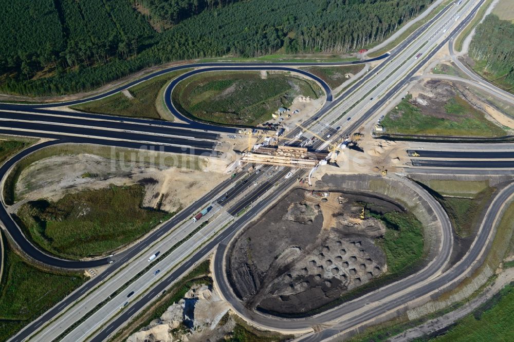 Luftaufnahme Wöbbelin - Um- und Ausbau des AD Autobahndreieck Schwerin an der BAB Autobahn A14 und A24 bei Wöbbelin in Mecklenburg-Vorpommern