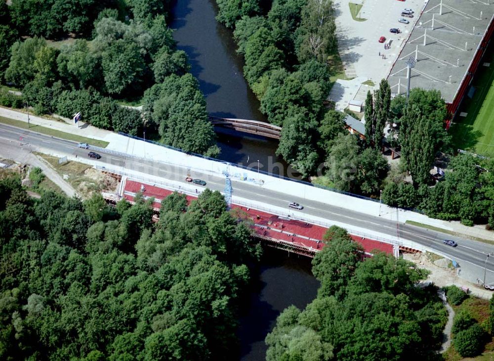 Cottbus / Brandenburg von oben - Um- und Ausbau des Cottbusser Stadtringes durch die Firma SCHÄLERBAU GmbH.