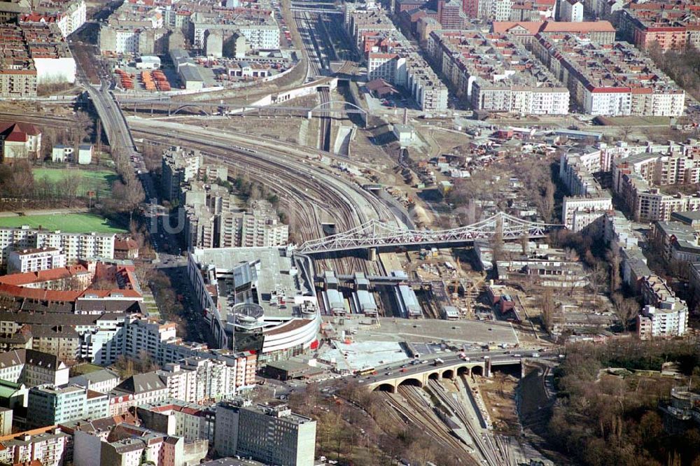 Berlin-Wedding aus der Vogelperspektive: Um- und Ausbau des Verkehrsknotens am S- Bahnhof Gesundbrunnen in Berlin-Wedding