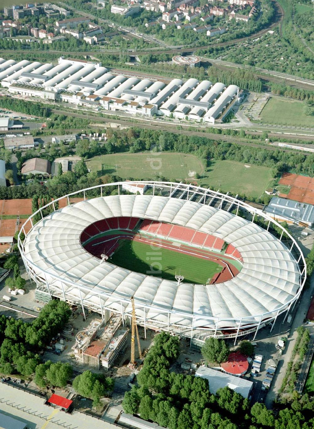 Stuttgart aus der Vogelperspektive: Um- und Erweiterungsbauarbeiten am Stuttgarter Neckar Stadion durch die Edmund Züblin AG - NL Bauunternehmung in Stuttgart