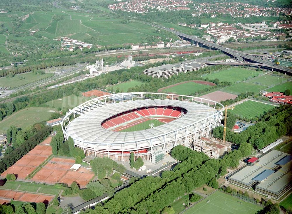 Stuttgart von oben - Um- und Erweiterungsbauarbeiten am Stuttgarter Neckar Stadion durch die Edmund Züblin AG - NL Bauunternehmung in Stuttgart