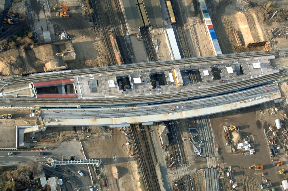 Berlin von oben - Um- und Neu- und Ausbau des Berliner S-Bahnhofs Ostkreuz