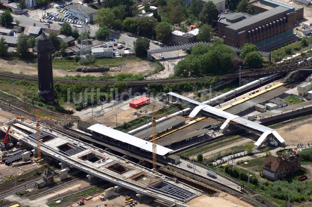 Berlin von oben - Um- und Neu- und Ausbau des Berliner S-Bahnhofs Ostkreuz