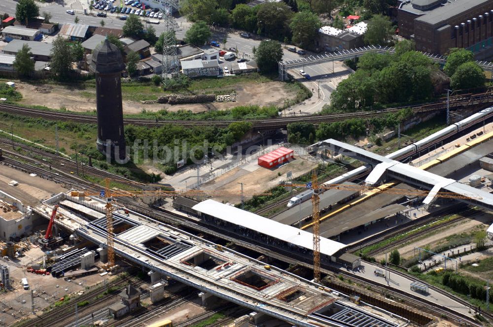 Berlin von oben - Um- und Neu- und Ausbau des Berliner S-Bahnhofs Ostkreuz