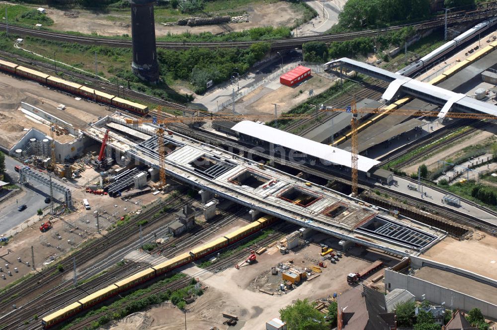 Berlin von oben - Um- und Neu- und Ausbau des Berliner S-Bahnhofs Ostkreuz