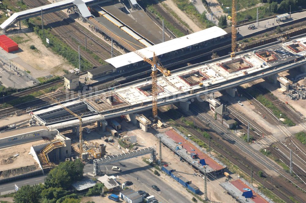 Luftaufnahme Berlin - Um- und Neu- und Ausbau des Berliner S-Bahnhofs Ostkreuz