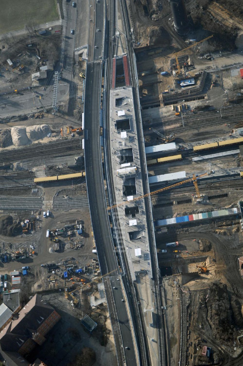 Luftbild Berlin - Um- und Neu- und Ausbau des Berliner S-Bahnhofs Ostkreuz-Upgrading and construction of the Berlin S-Bahn station Ostkreuz