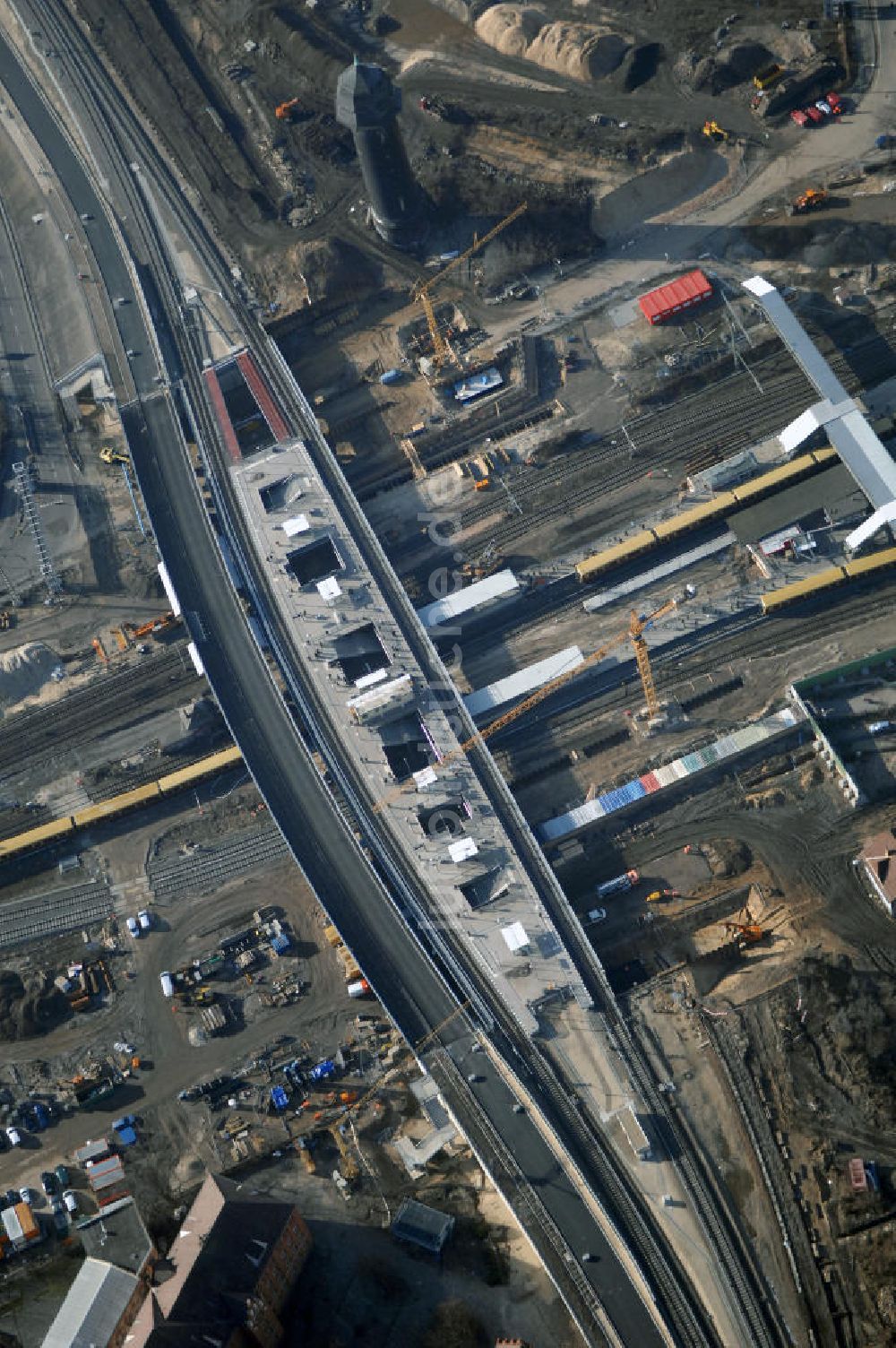 Luftaufnahme Berlin - Um- und Neu- und Ausbau des Berliner S-Bahnhofs Ostkreuz-Upgrading and construction of the Berlin S-Bahn station Ostkreuz