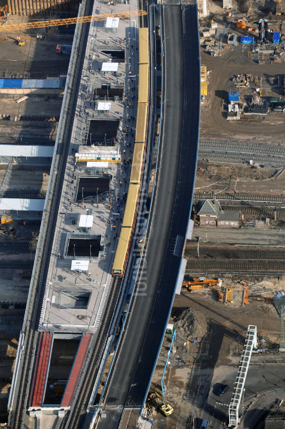 Berlin aus der Vogelperspektive: Um- und Neu- und Ausbau des Berliner S-Bahnhofs Ostkreuz-Upgrading and construction of the Berlin S-Bahn station Ostkreuz