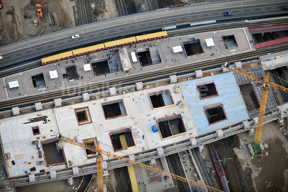 Berlin Friedrichshain aus der Vogelperspektive: Um- und Neubau des Berliner S-Bahnhof Ostkreuz