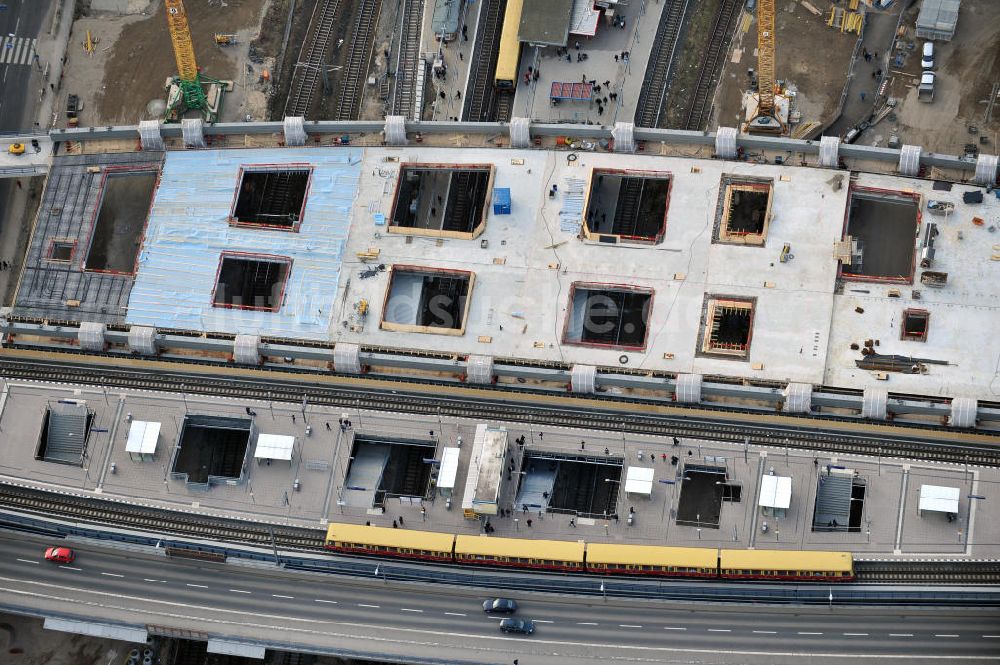 Luftbild Berlin Friedrichshain - Um- und Neubau des Berliner S-Bahnhof Ostkreuz