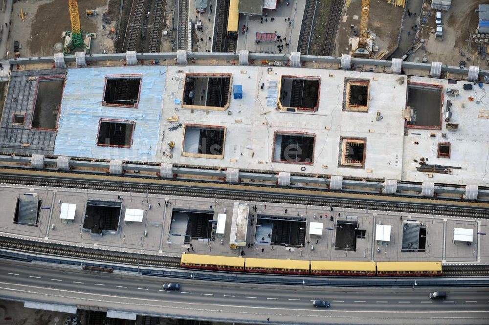 Luftaufnahme Berlin Friedrichshain - Um- und Neubau des Berliner S-Bahnhof Ostkreuz