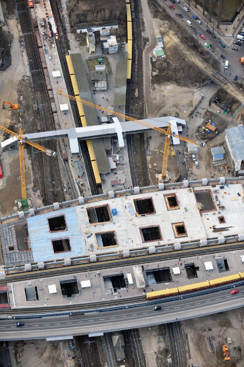 Berlin Friedrichshain aus der Vogelperspektive: Um- und Neubau des Berliner S-Bahnhof Ostkreuz