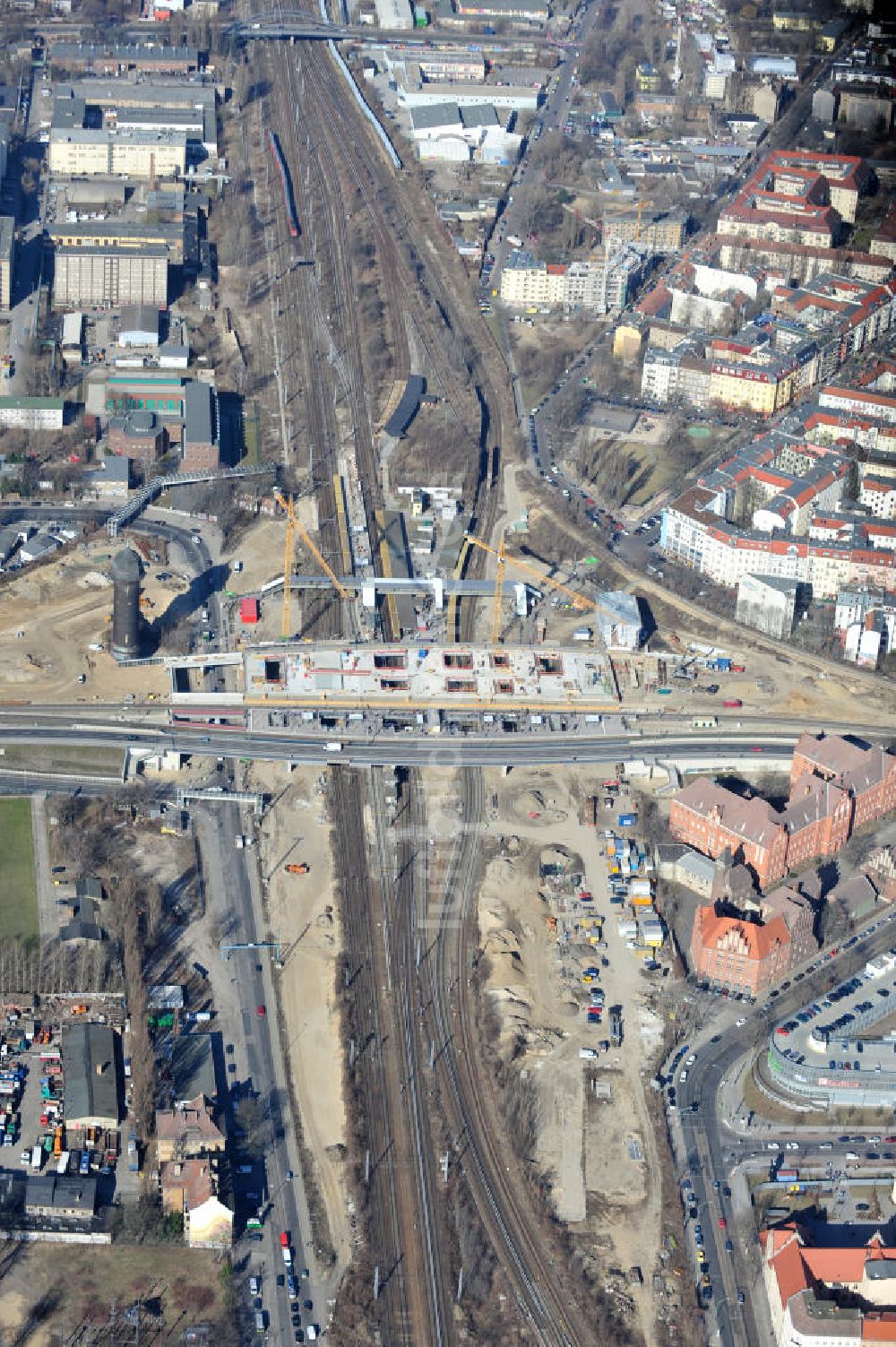 Berlin-Friedrichshain von oben - Um- und Neubau des Berliner S-Bahnhof Ostkreuz