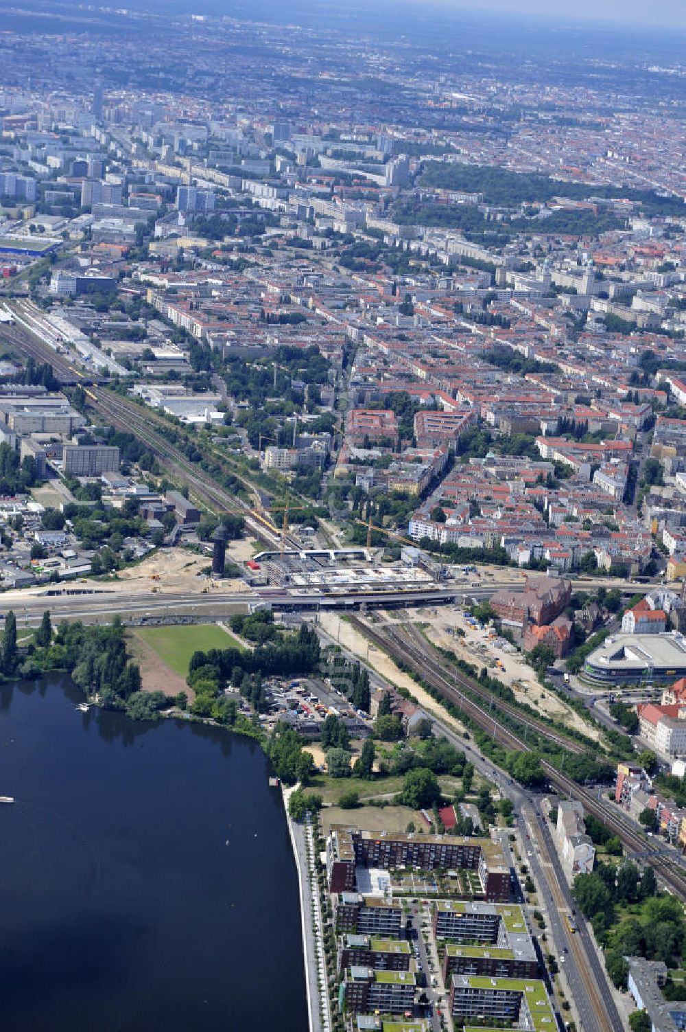 Berlin Friedrichshain von oben - Um- und Neubau des Berliner S-Bahnhof Ostkreuz