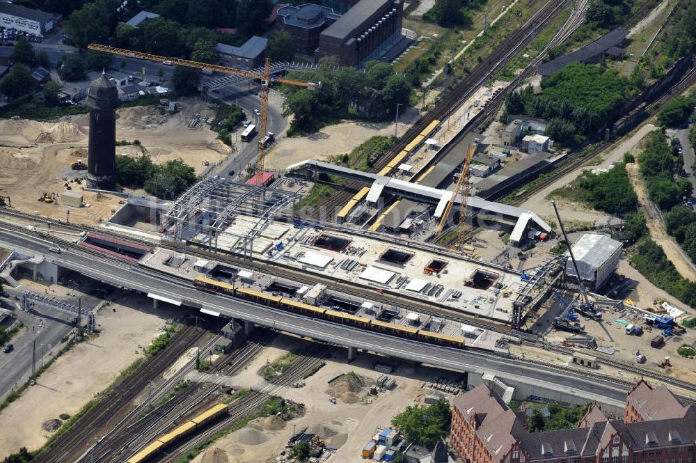 Berlin Friedrichshain aus der Vogelperspektive: Um- und Neubau des Berliner S-Bahnhof Ostkreuz