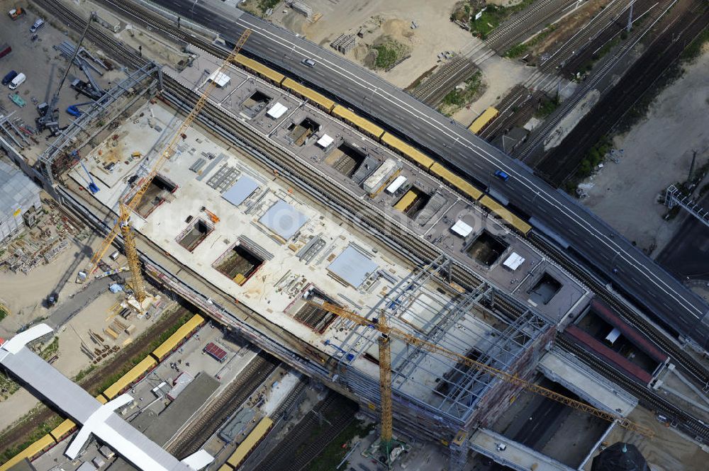 Berlin Friedrichshain aus der Vogelperspektive: Um- und Neubau des Berliner S-Bahnhof Ostkreuz