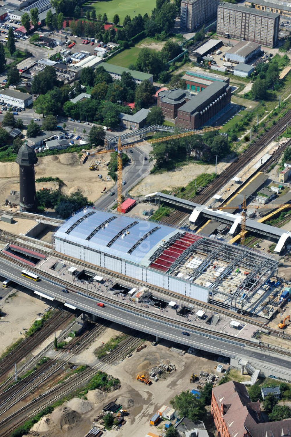 Berlin Friedrichshain aus der Vogelperspektive: Um- und Neubau des Berliner S-Bahnhof Ostkreuz